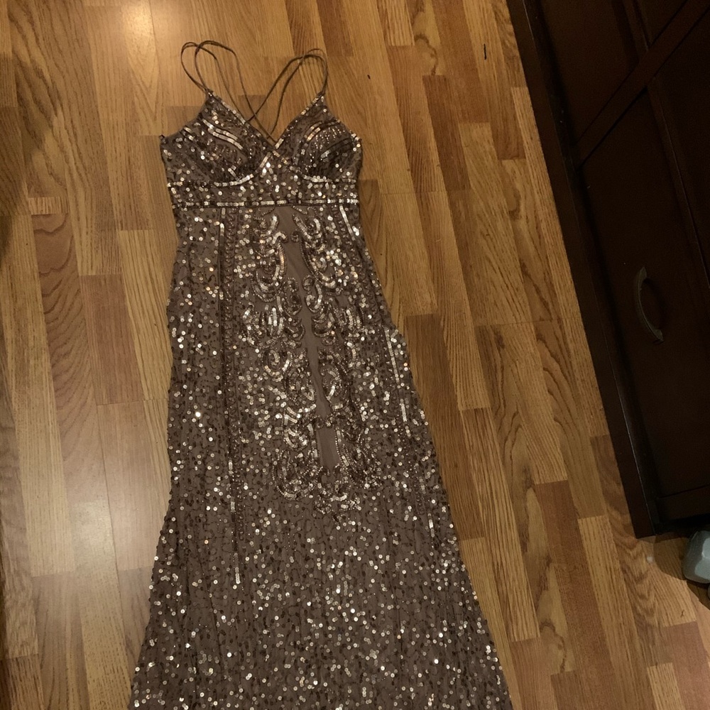 Dress - Picture 2 of 4